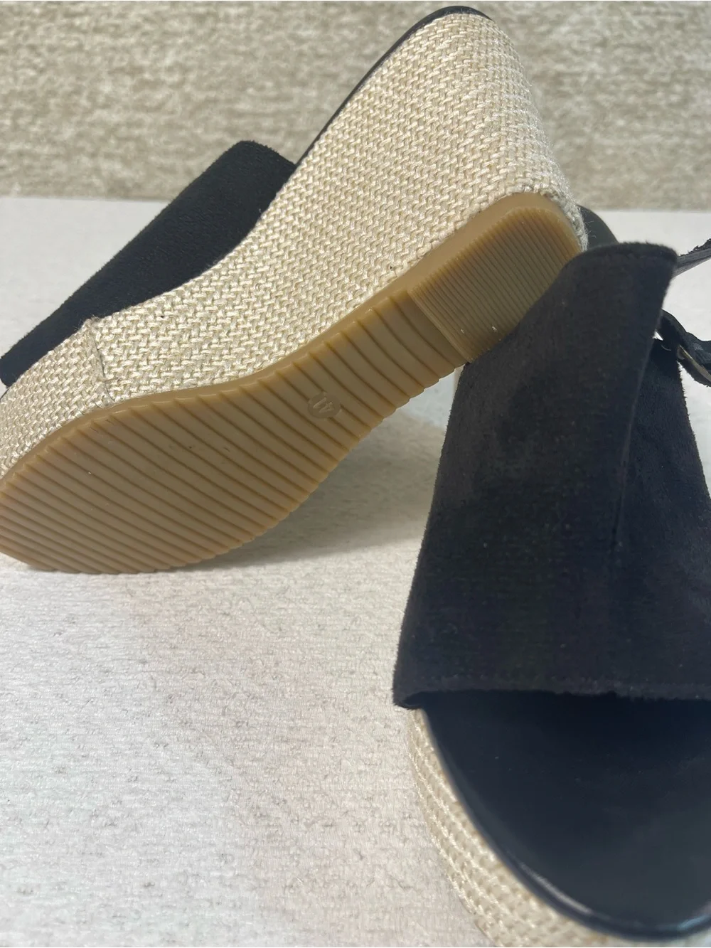Women’s Black Suede Wedge Shoes Lightweight Ankle Strap Buckle, Sz8.5. SKU#0413